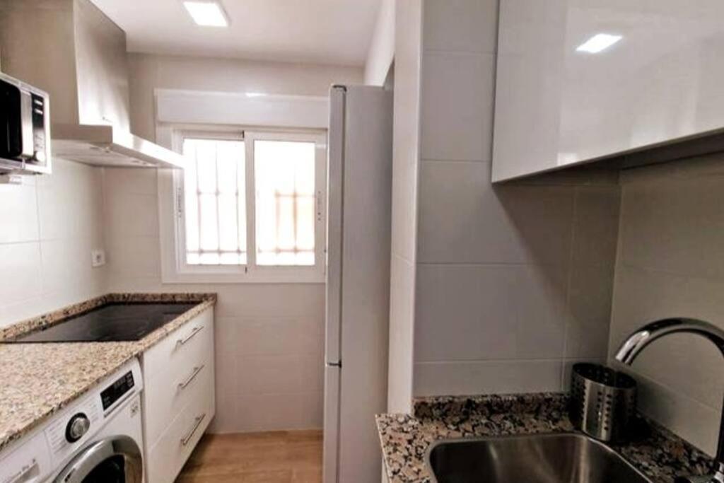 Moderno Apartamento Sevilla Zona Nervion. Wifi/Ac Εξωτερικό φωτογραφία