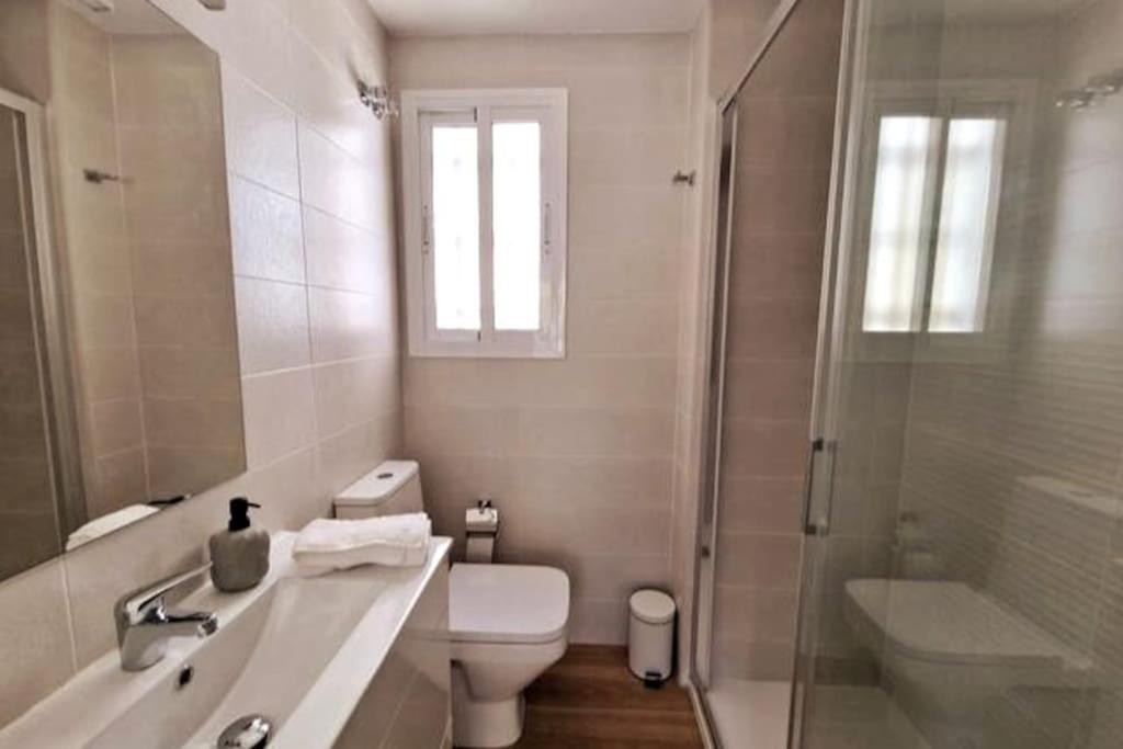 Moderno Apartamento Sevilla Zona Nervion. Wifi/Ac Εξωτερικό φωτογραφία
