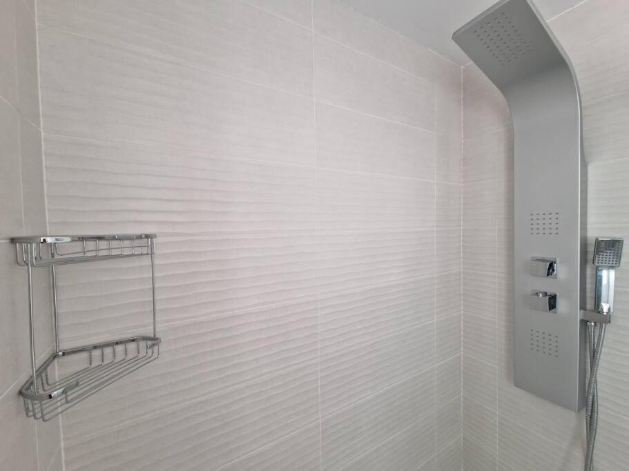 Moderno Apartamento Sevilla Zona Nervion. Wifi/Ac Εξωτερικό φωτογραφία
