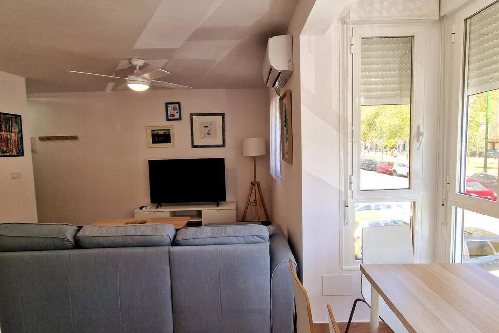Moderno Apartamento Sevilla Zona Nervion. Wifi/Ac Εξωτερικό φωτογραφία